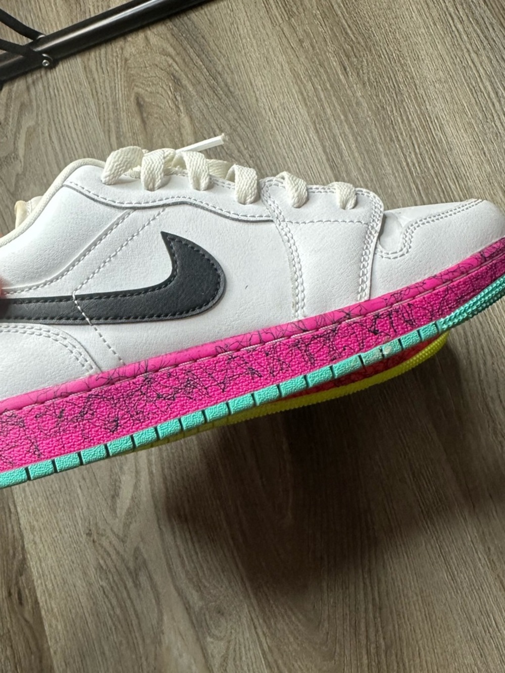 Air Jordan 1 Low Multi-Color Midsoles Size 6y White Pink Orange Blue CV9548-100 - Picture 7 of 10